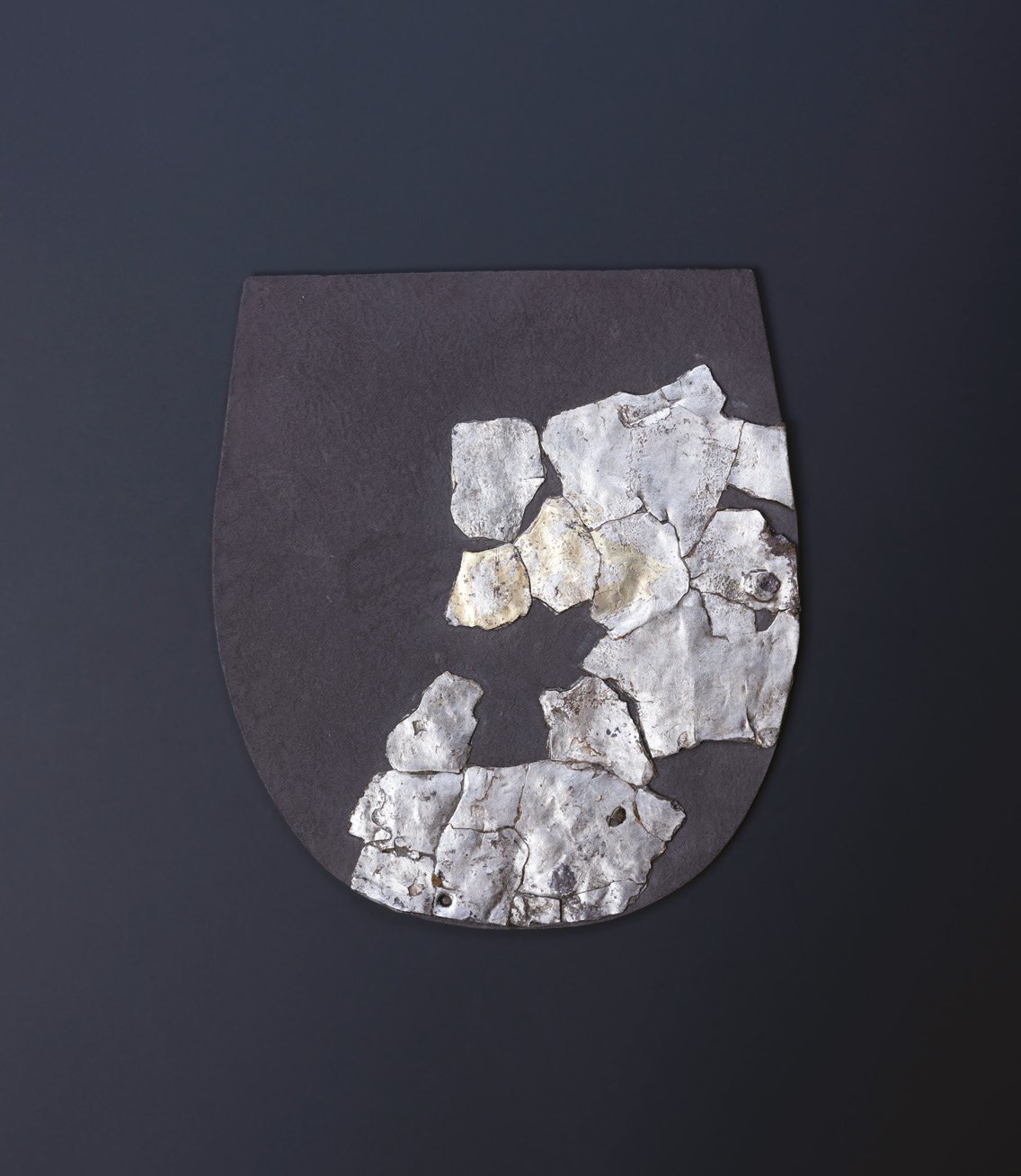 Tiszaeszlár-Bashalom I. temető 10. sír tarsolylemez